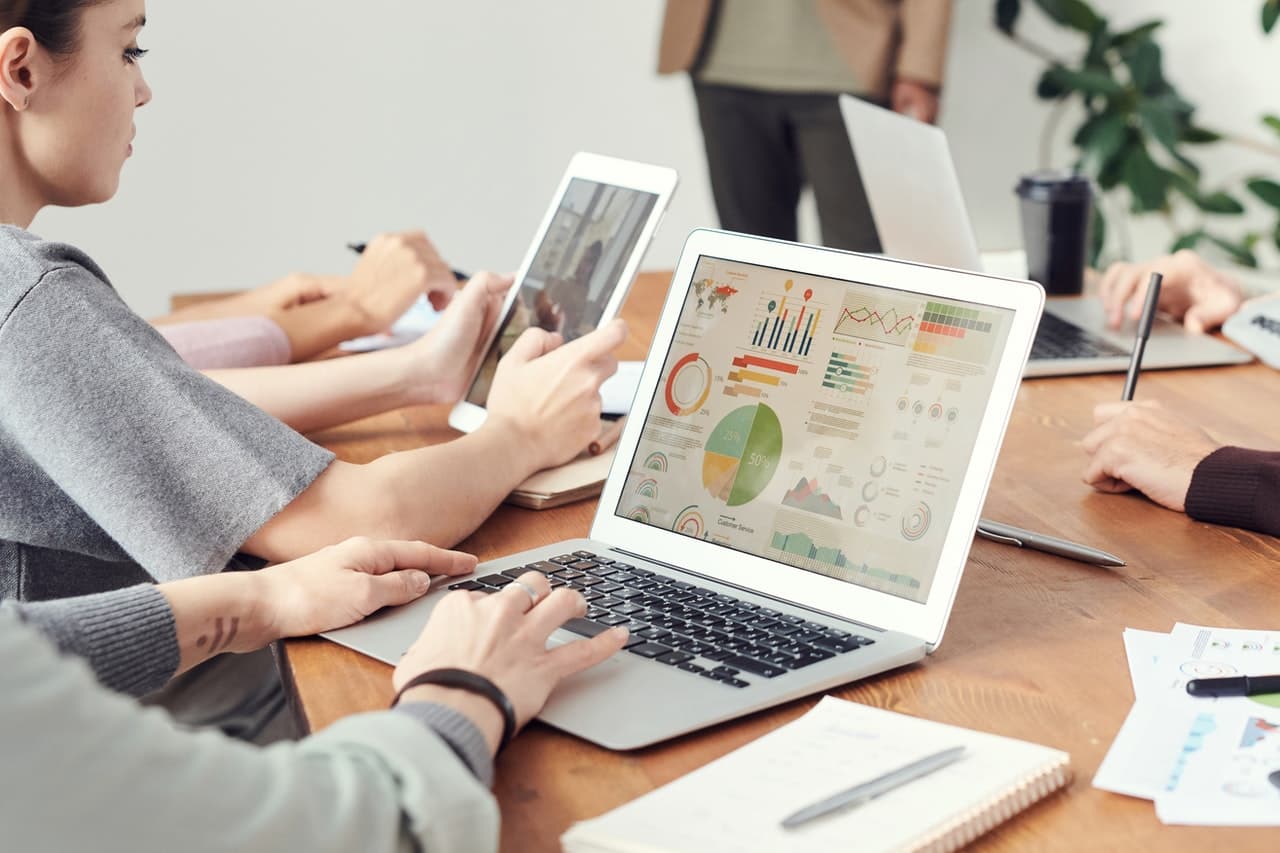 Contoh Kasus Penggunaan Data Primer & Sekunder