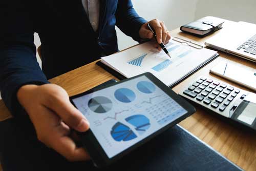 analisis kompetitor adalah