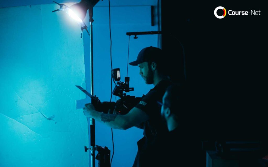 Storyboard: Pengertian, Fungsi, dan Cara Membuat | Course-Net Cara Membuat Storyboard - Course-Net